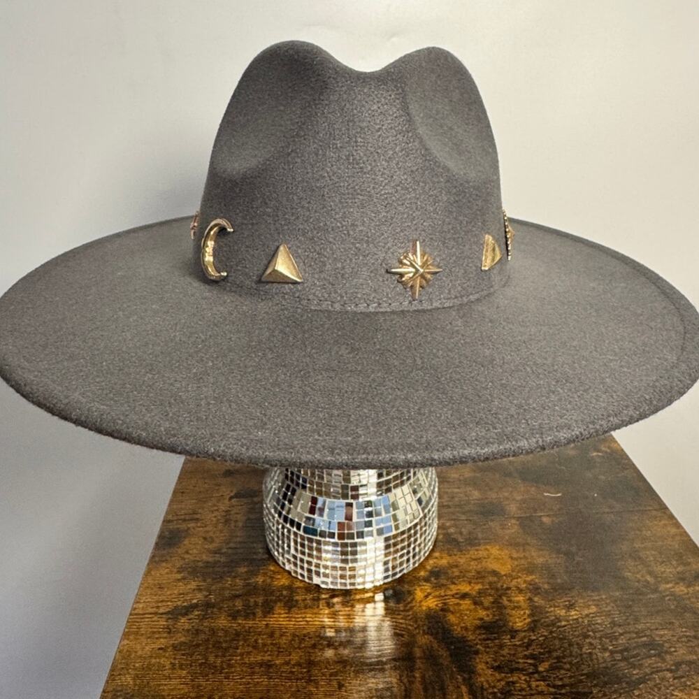 Anthropology GRAY Woven Ranch Faux Suede Hat W/ Gold Tone Pendants Boho - Picture 1 of 6